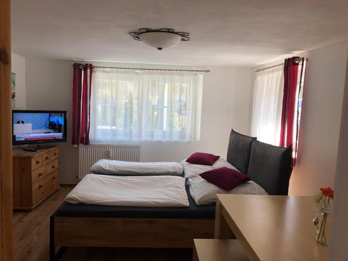 Guest Appartements Mit 2 Getrennten Schlafzimmern Fuer 4 Personen 24H Check In Аален Екстериор снимка